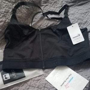 Hands free pumping bra